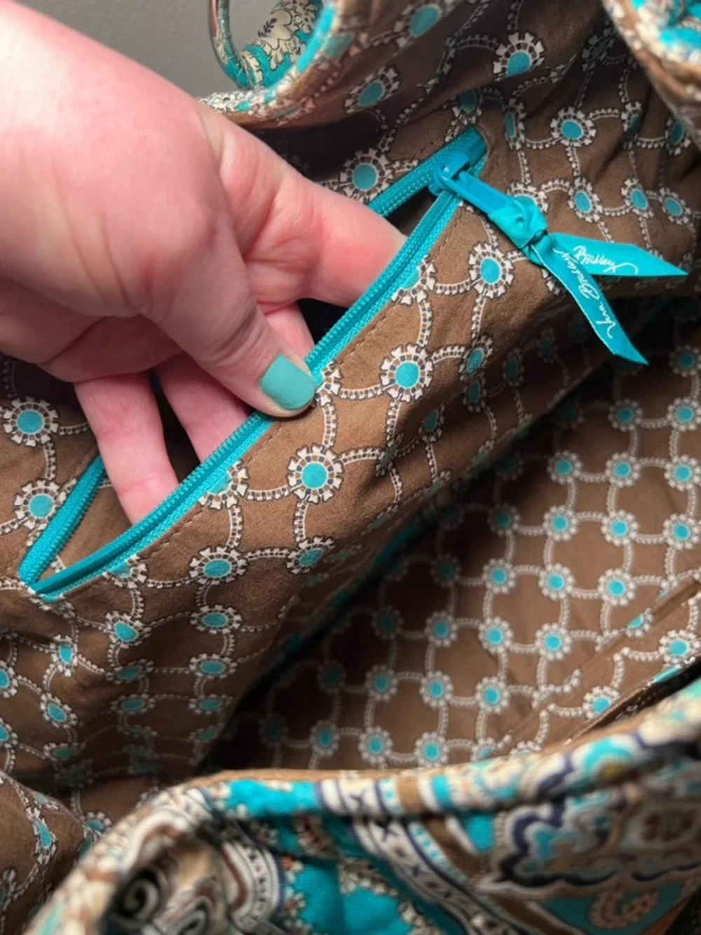 Vera Bradley Hobo Bag Quilted Shoulder Handbag Pockets Blue Turquoise Paisley